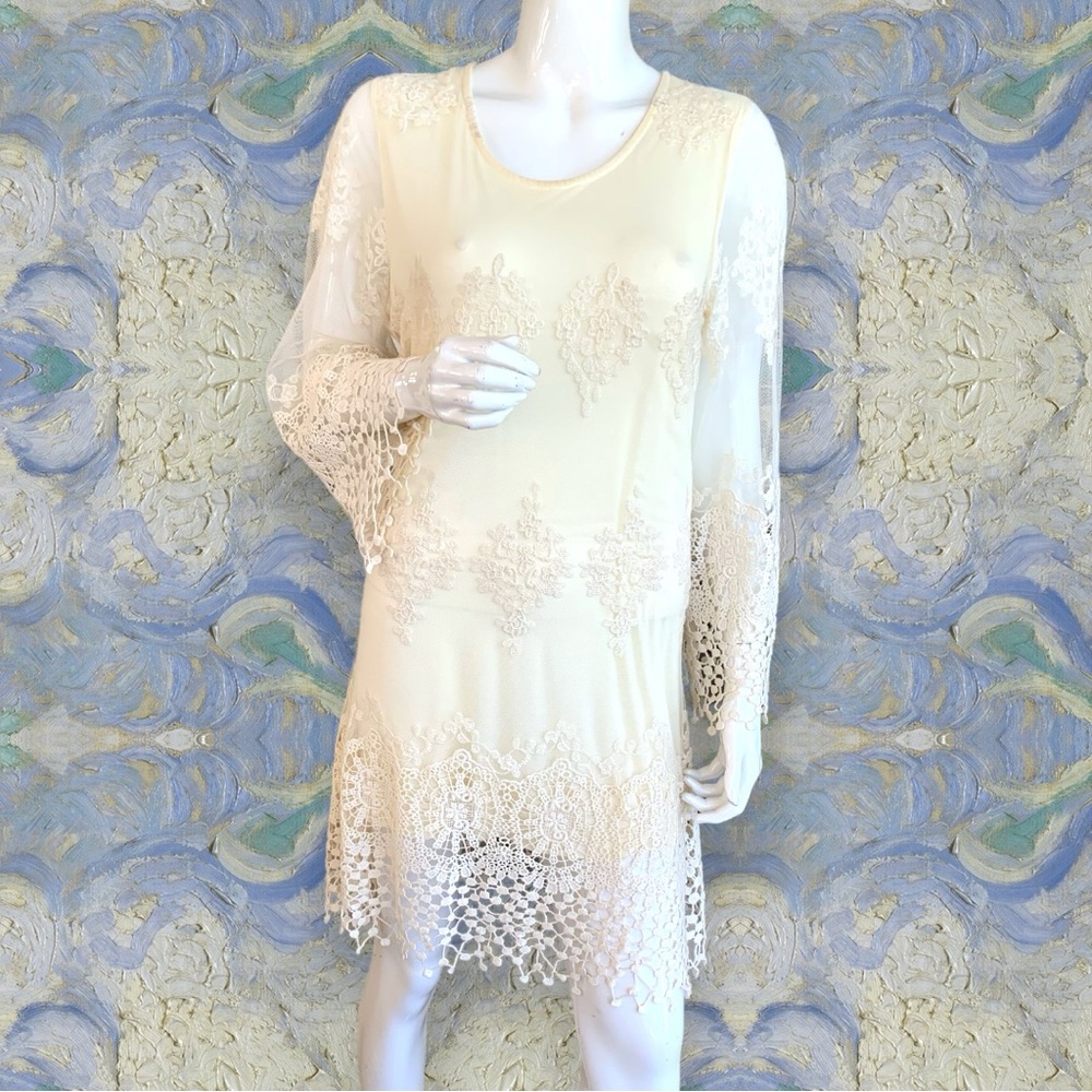 ATMOSPHERE LACE & CROCHETED MINI DRESS.  WOMEN’S SIZE MEDIUM